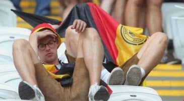 Löw deixa seu futuro aberto: “Merecíamos ser eliminados. Assumo a responsabilidade”