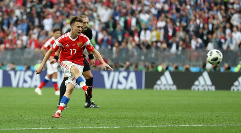 Golovin saiu do futsal siberiano para encher de categoria a abertura da Copa do Mundo