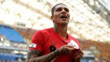 O empenho de Guerrero ao menos teve sua recompensa: o gol pelo qual tanto lutou