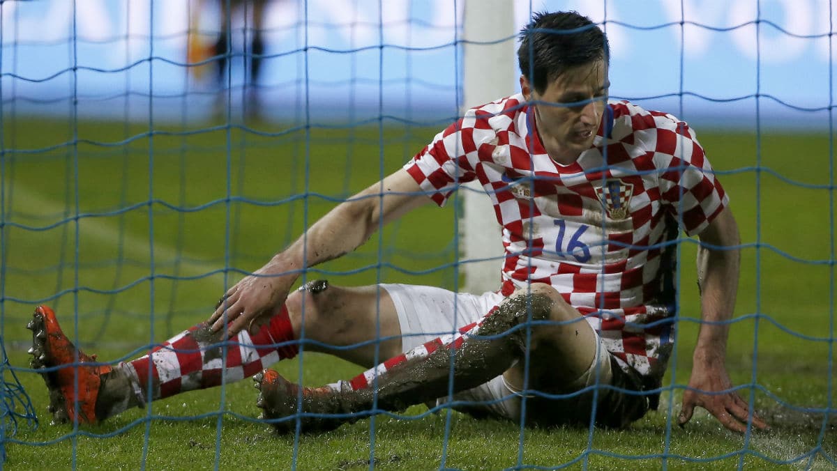 Kalinic deixa a Cro&aacute;cia tr&ecirc;s vezes na m&atilde;o e &eacute; cortado da Copa do Mundo
