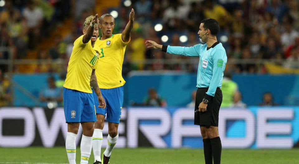 Jogadores brasileiros reclamam da arbitragem, mas n&atilde;o atribuem empate a isso
