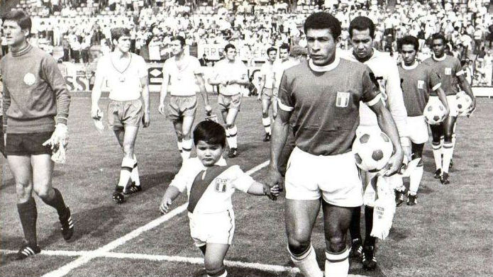As Copas em 2 de junho: inspirado pela terra, Peru vira e vence pela primeira vez em Mundiais