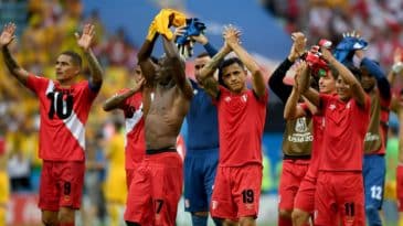 Veio tarde demais, mas a seleção peruana se despede da Copa com alguma alegria