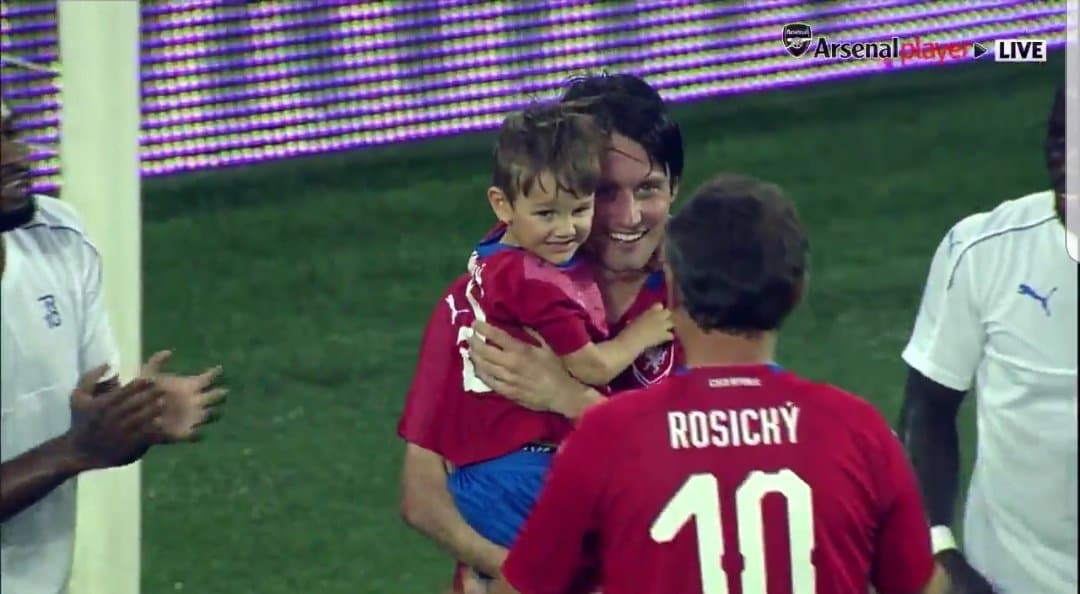 O gol mais bonito da semana foi do filhinho de Rosicky, na despedida de seu pai