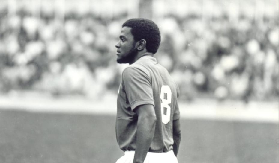 Z&eacute; Carlos sentiu o gosto de fazer hist&oacute;ria tantas vezes, lenda no Cruzeiro e no Guarani