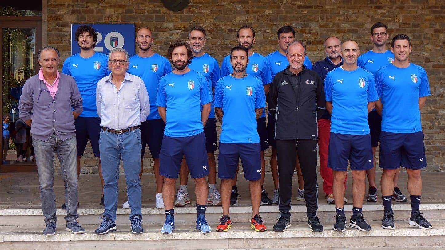 Ex-jogadores e estrelas do futebol, Pirlo, Batistuta, Thiago Motta e Montero se formam como t&eacute;cnicos