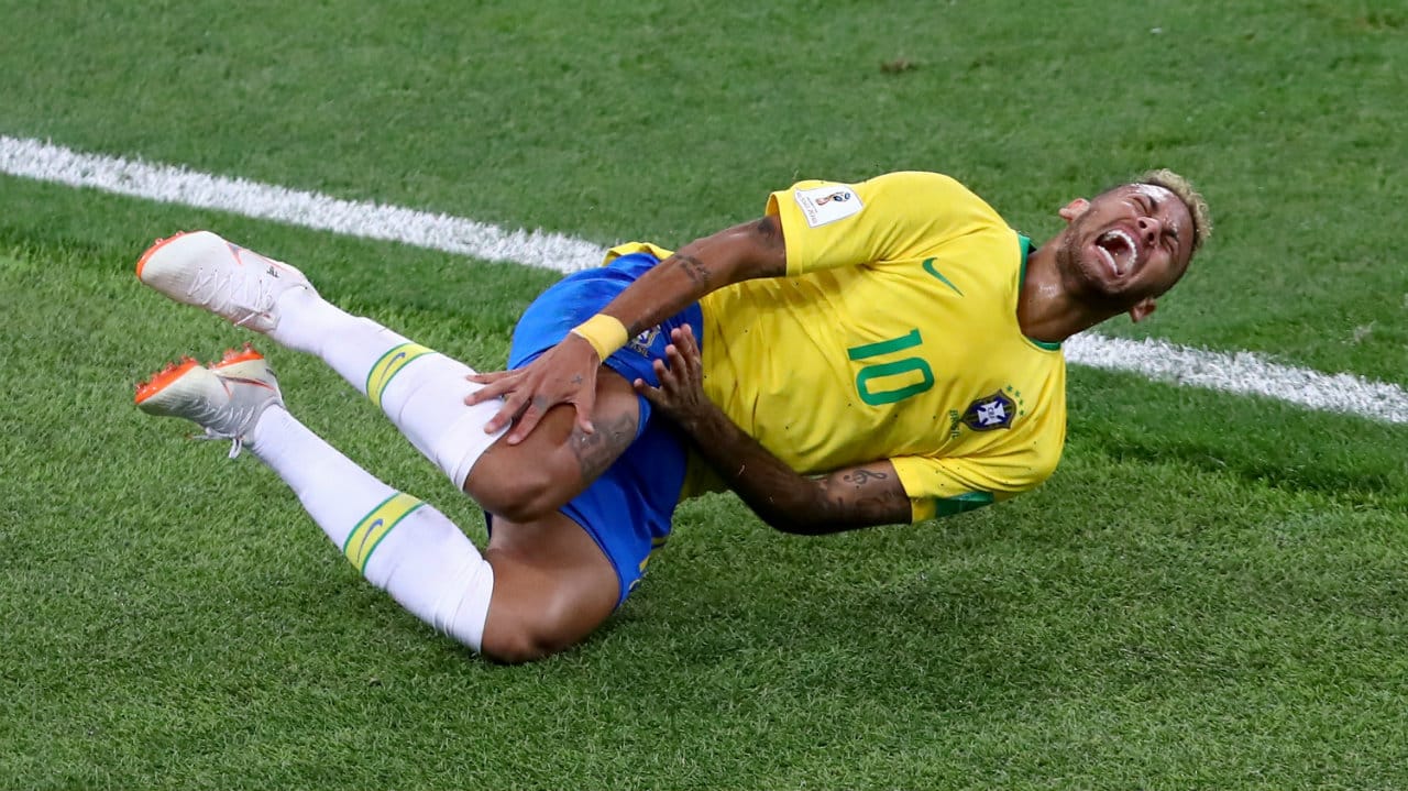 [V&Iacute;DEO] Belgas criam vers&atilde;o de Aquarela do Brasil com &ldquo;Neymar ai ai ai&rdquo;