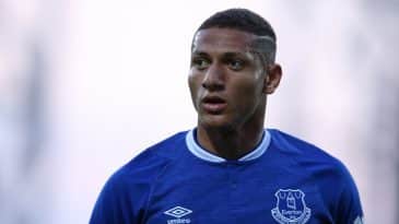 Everton toma goleada do Rennes, mas Richarlison estreia com gol em amistoso de pré-temporada