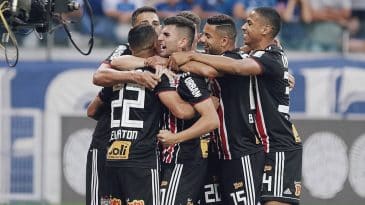 Apoiado na defesa, São Paulo encontra equilíbrio com seus pontas, Éverton e Rojas