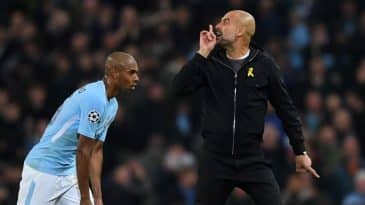 A partir de agora, os técnicos na Inglaterra também receberão cartões, amarelo ou vermelho