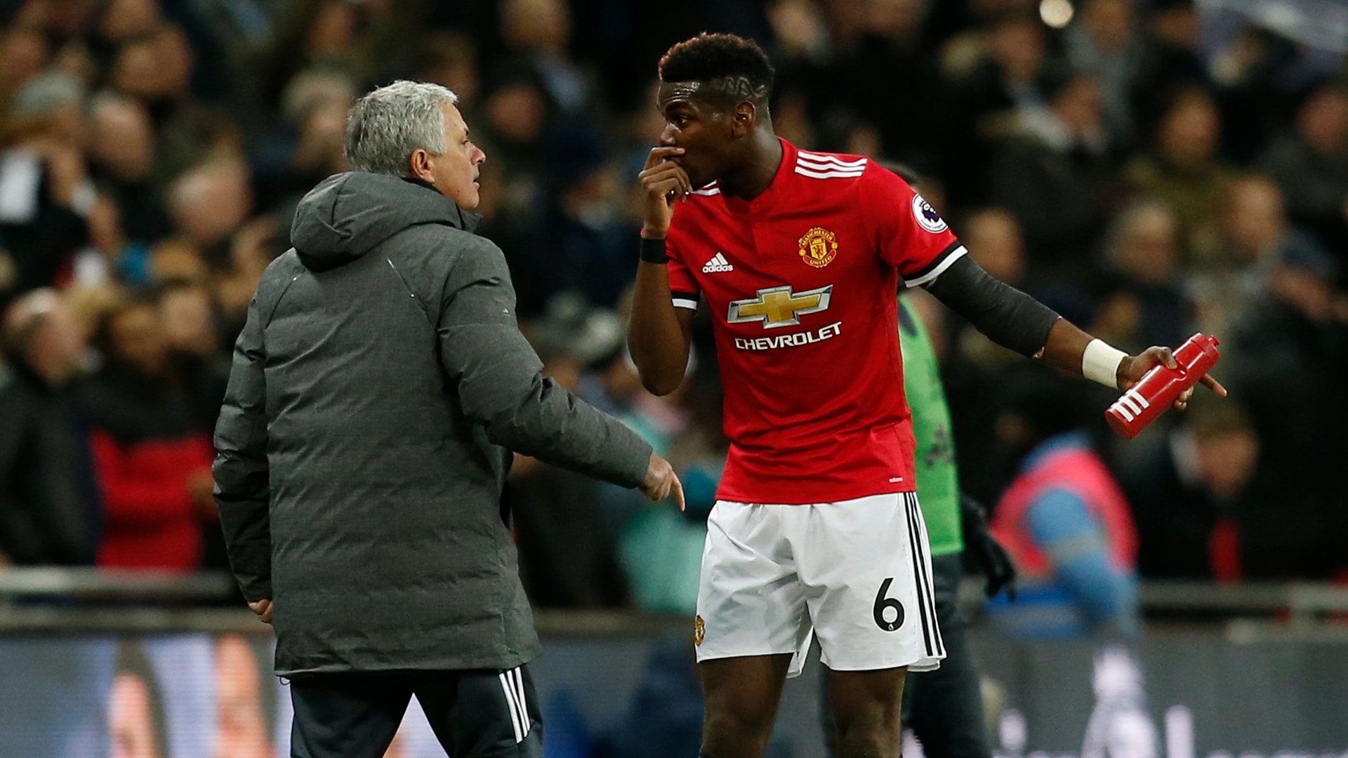 Mourinho: &ldquo;Pogba precisa entender por que jogou t&atilde;o bem na Copa do Mundo&rdquo;