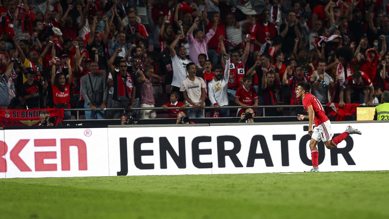 Com tr&ecirc;s campe&otilde;es em campo pela Champions, s&oacute; o Benfica venceu ao sair na frente do Fenerbah&ccedil;e