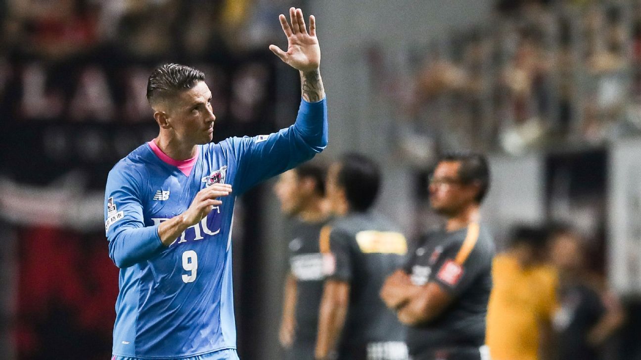 Fernando Torres finalmente marca o seu primeiro gol no Jap&atilde;o e logo contra o time de Iniesta