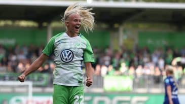 Pernille Harder, melhor do ano na Europa, não pôde receber prêmio porque tinha jogo no mesmo dia