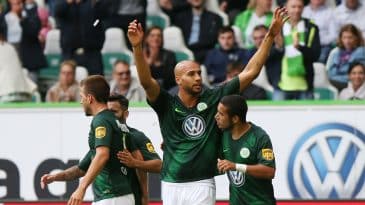 Para evitar os apuros dos últimos anos, Wolfsburg arrancou vitória agônica contra o Schalke