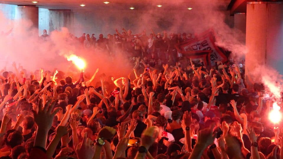 [Espreme a Laranja] Citricultura: os hinos/can&ccedil;&otilde;es dos clubes holandeses