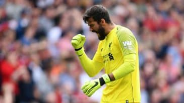 Alisson fez aquela defesa que ganha pontos e que vinha faltando ao time do Liverpool