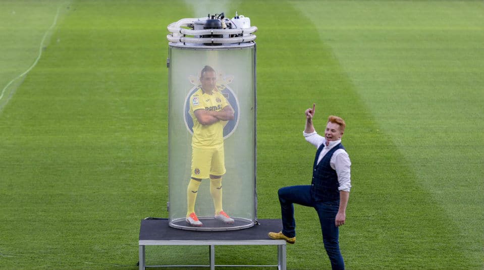 Villarreal realizou um show de ilusionismo para anunciar a contrata&ccedil;&atilde;o do &ldquo;m&aacute;gico&rdquo; Cazorla