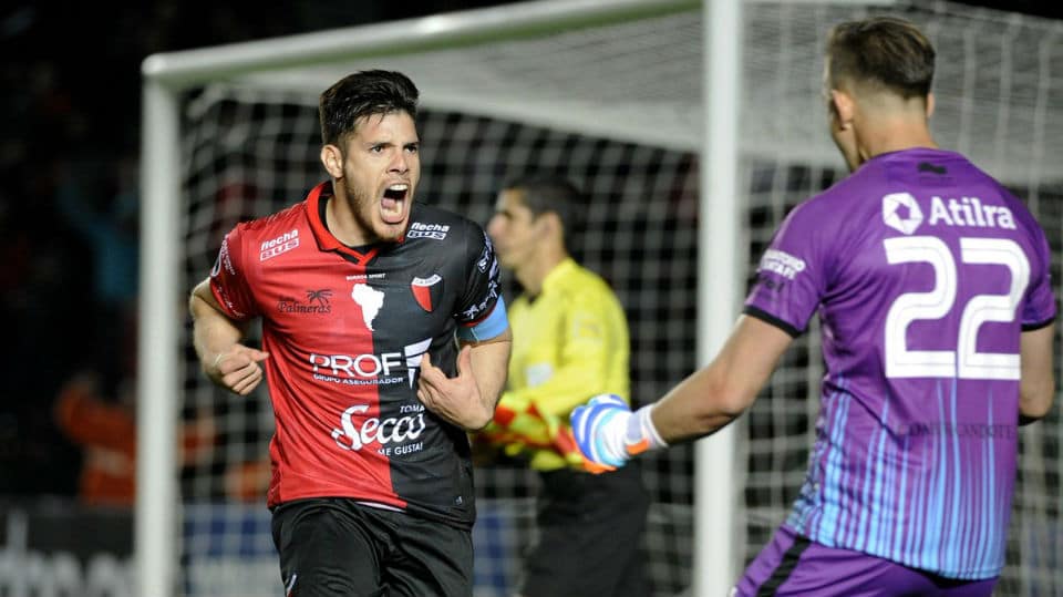 O empenho permitiu ao S&atilde;o Paulo erguer a cabe&ccedil;a, mas os p&ecirc;naltis foram carrascos em Santa F&eacute;