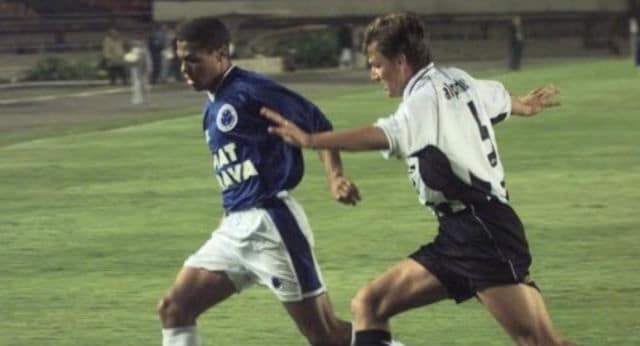 Os agitados duelos entre Cruzeiro e Santos pelas semifinais da Copa do Brasil em 2000