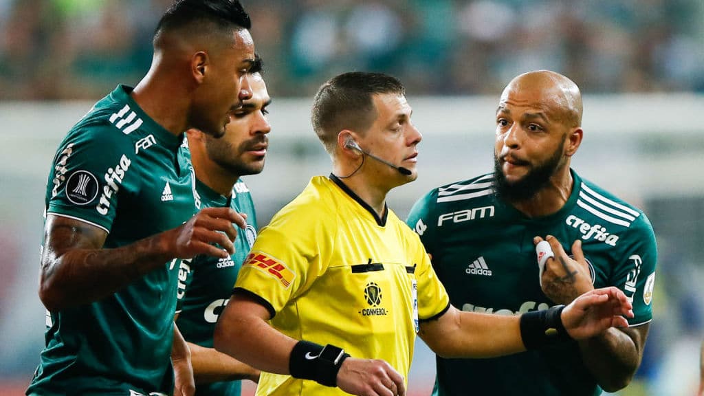 Felipe Melo acrescentou uma emo&ccedil;&atilde;o desnecess&aacute;ria &agrave; classifica&ccedil;&atilde;o do Palmeiras