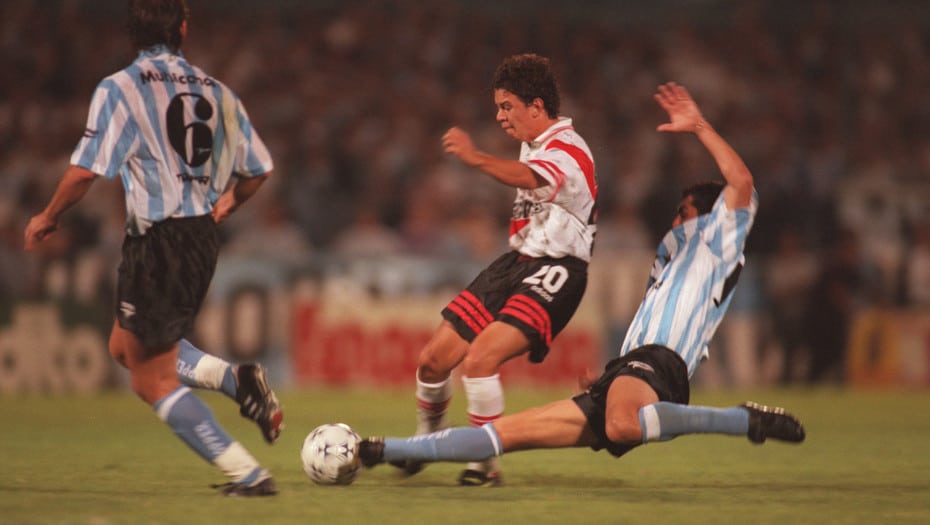 No passado, o Racing colecionou triunfos memor&aacute;veis sobre o River Plate pela Libertadores
