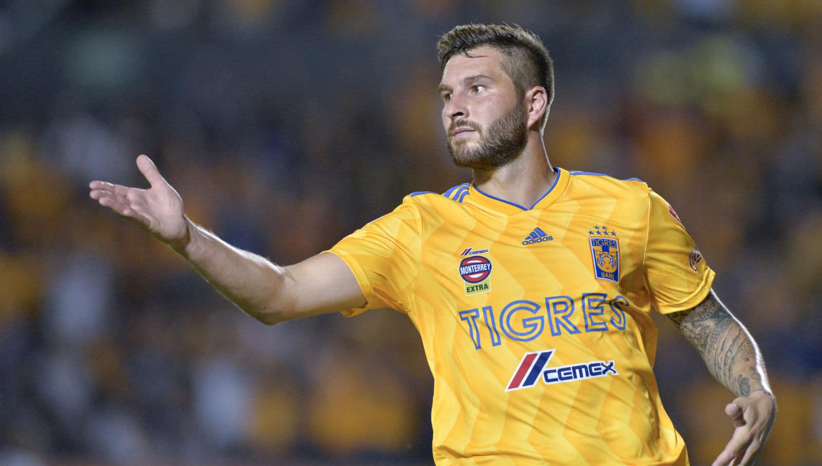 Gignac voltou a destruir pelo Tigres e anotou um gol de voleio maravilhoso