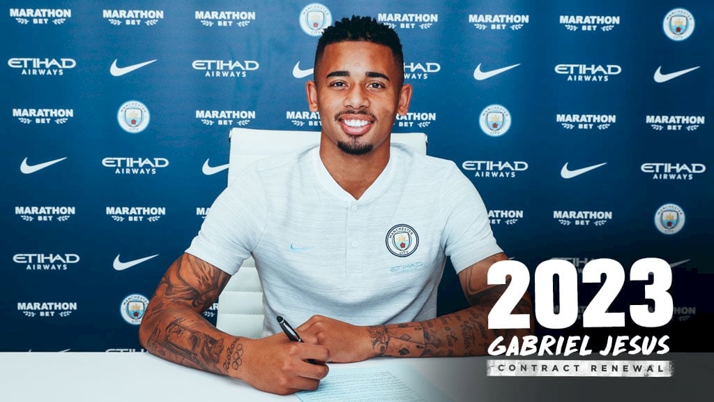 City renova com Gabriel Jesus e faz o an&uacute;ncio com uma liga&ccedil;&atilde;o do atacante para a m&atilde;e