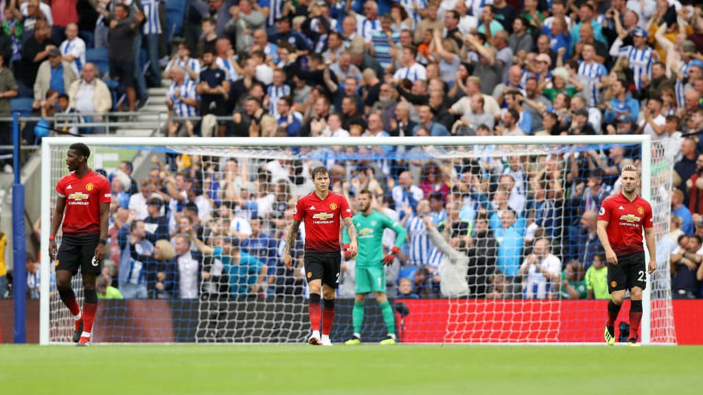 Gary Neville critica falta de contrata&ccedil;&otilde;es do United: &ldquo;A casa tem que ser constru&iacute;da at&eacute; o fim&rdquo;