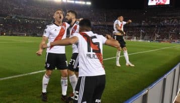 O River Plate reafirmou sua força na Libertadores ao demolir o Racing no Monumental