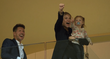 Simeone virou um ilustre torcedor para comemorar a vitória do filho com a Fiorentina