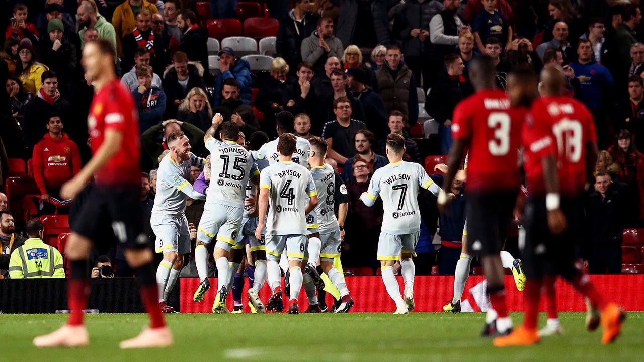 Lampard tem sua primeira grande hist&oacute;ria para contar como t&eacute;cnico ao eliminar Man United no Old Trafford