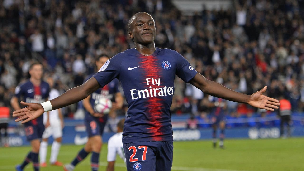 Sem Neymar e Mbapp&eacute;, foi Diaby, garoto parisiense da base do PSG, que brilhou contra Saint-&Eacute;tienne