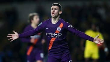 Chamado de “Iniesta de Stockport”, Foden agradece, mas minimiza: “Ele é de outro planeta”