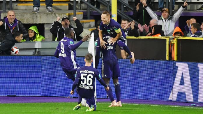 Anderlecht ganha cl&aacute;ssico com gol no &uacute;ltimo segundo para espantar a crise