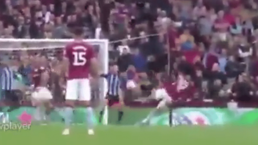 John McGinn, do Aston Villa, anotou um candidato a gol mais bonito da temporada