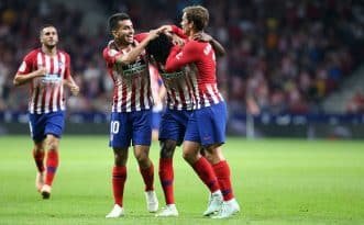 A vitória sossegada sobre o Huesca empurra o Atlético antes do Dérbi de Madri