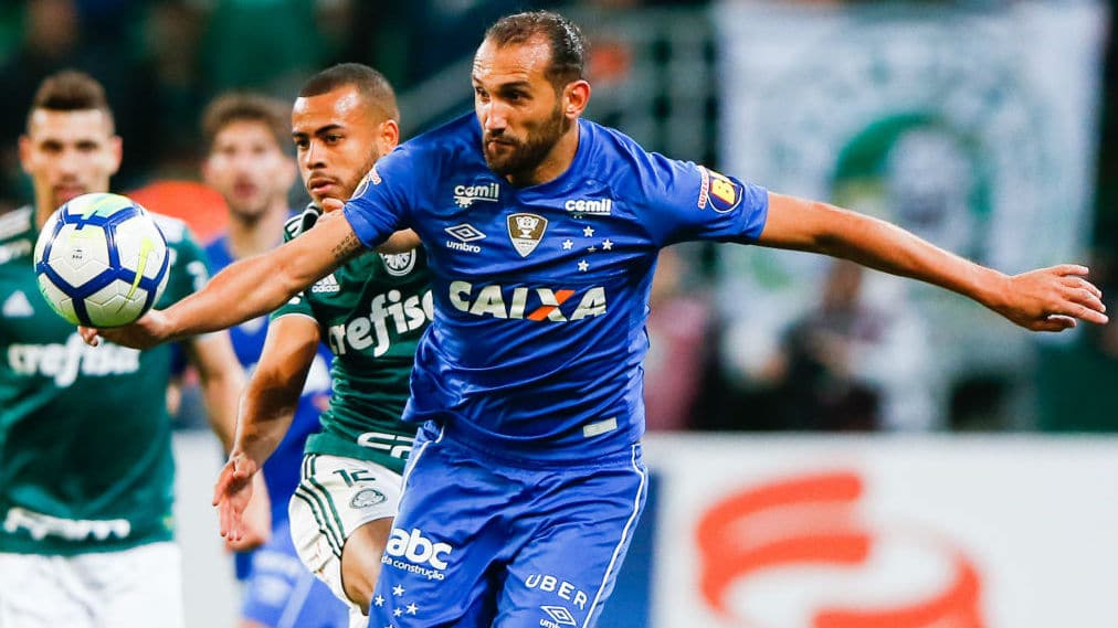 Cruzeiro foi perfeito em sua proposta e sai na frente do Palmeiras com uma vit&oacute;ria valiosa