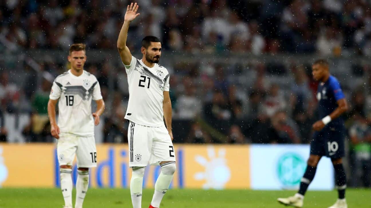 G&uuml;ndogan passa uma borracha sobre pol&ecirc;micas na sele&ccedil;&atilde;o: &ldquo;Fiquei feliz com os aplausos&rdquo;