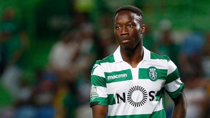 Ap&oacute;s 18 meses lesionado, jogador do Sporting &eacute; reconhecido com o pr&ecirc;mio de melhor em campo