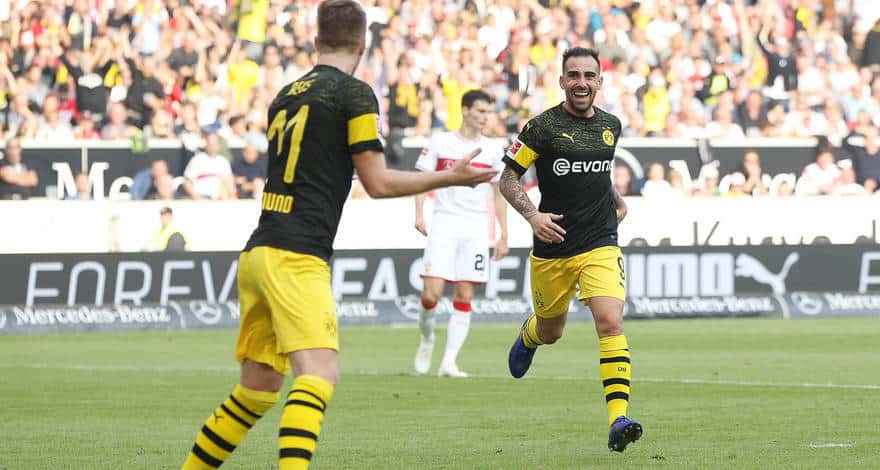 Dortmund atropela Stuttgart com gola&ccedil;o de Alc&aacute;cer e grande jogo de Reus e Sancho