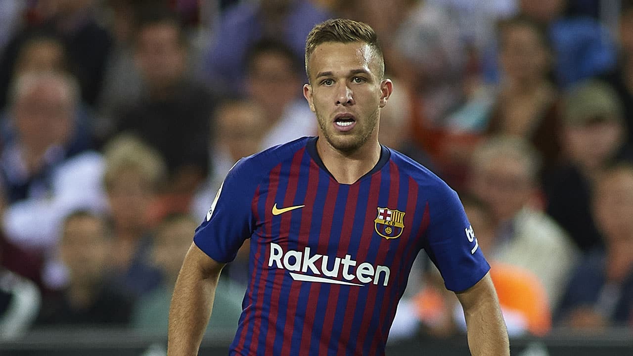 Desempenho de Arthur no Barcelona aumenta compara&ccedil;&atilde;o com Xavi
