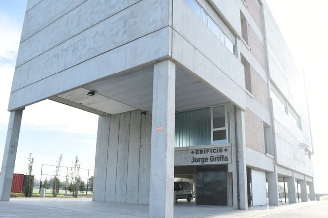 Bielsa e mais uma loucura: doou US$ 2,5 milh&otilde;es ao Newell&rsquo;s na forma de um hotel