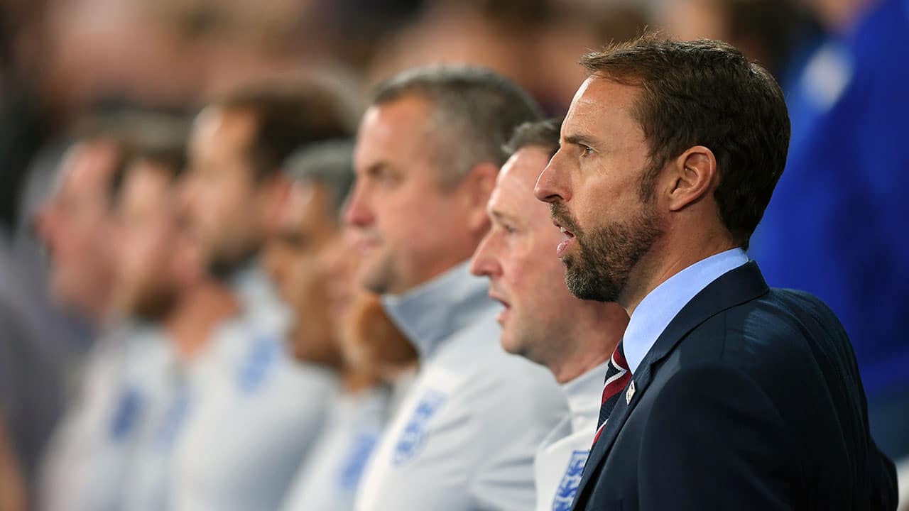 Southgate renova sele&ccedil;&atilde;o inglesa at&eacute; 2022 e convoca novidades, como Jadon Sancho, do Dortmund
