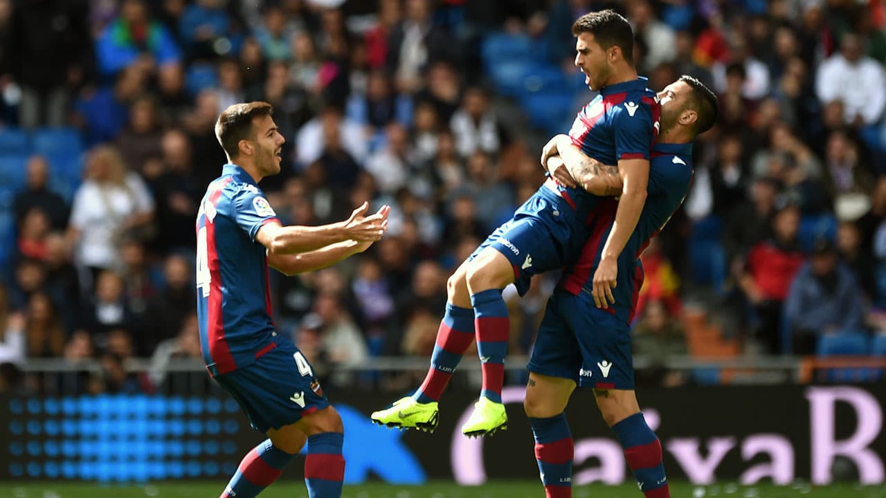 VAR &eacute; bem usado no Bernab&eacute;u e Levante, com um grande jogo, derruba o Real Madrid
