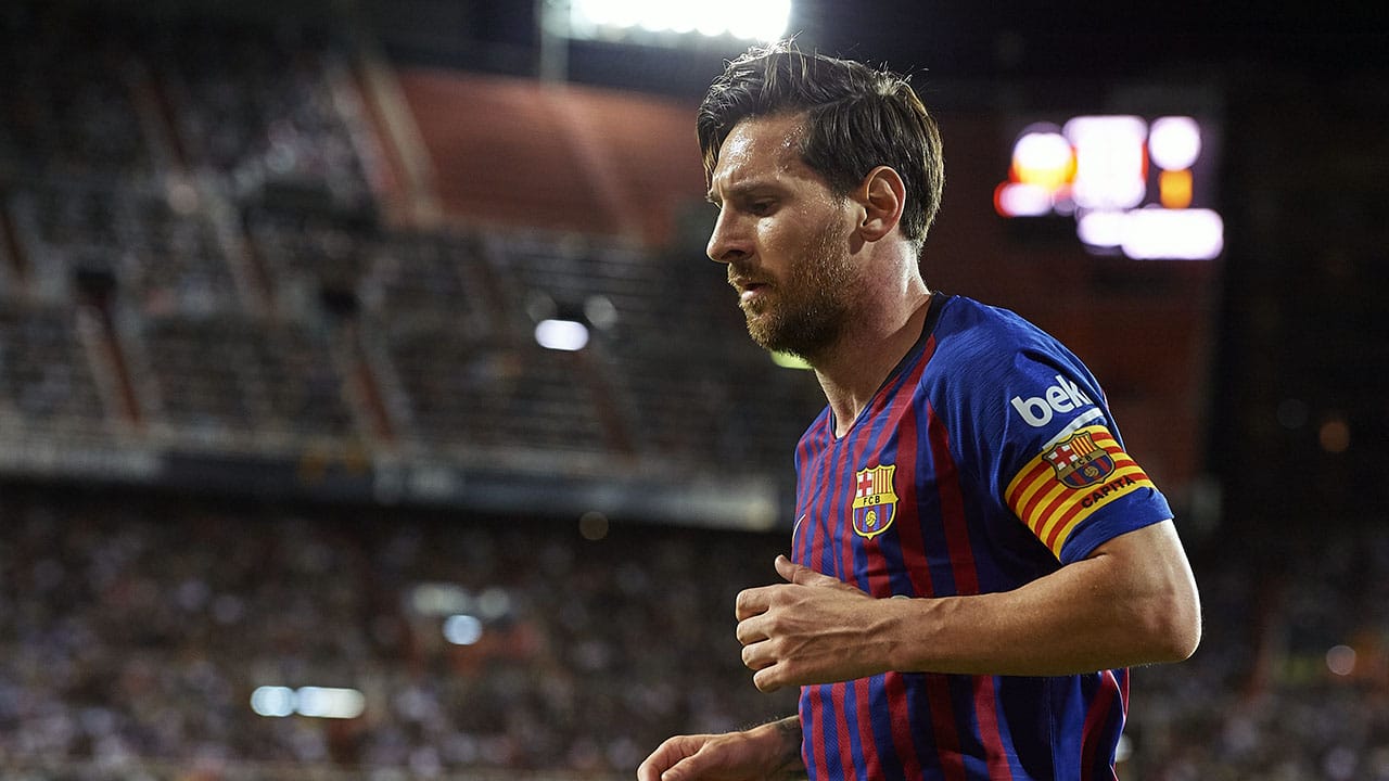Abidal sobre Messi, capit&atilde;o do Barcelona: &ldquo;Ele n&atilde;o &eacute; de falar muito, mas n&atilde;o precisa&rdquo;