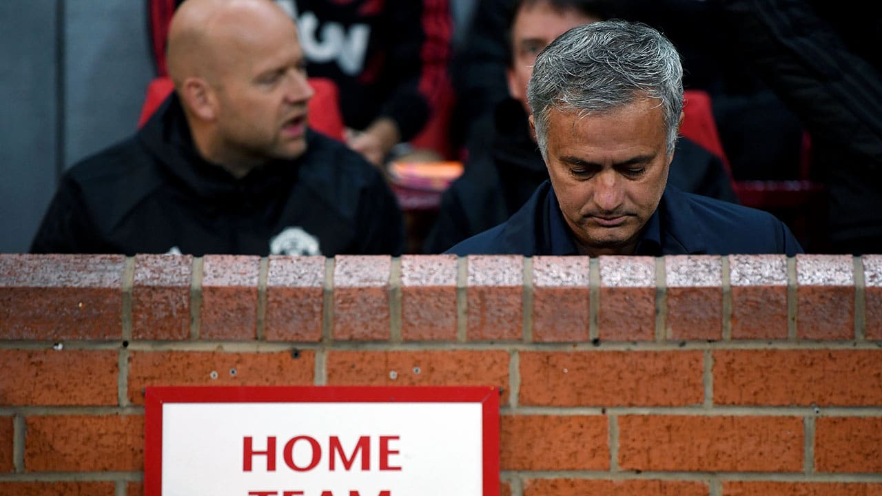 Giggs defende que Mourinho seja mantido como t&eacute;cnico do Manchester United