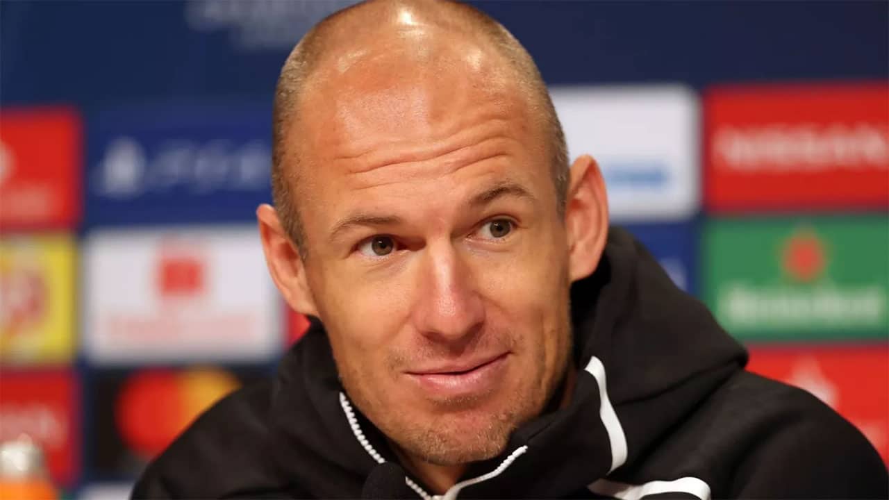 Temos algo raro: Robben tendo que negar que o Bayern esteja em crise