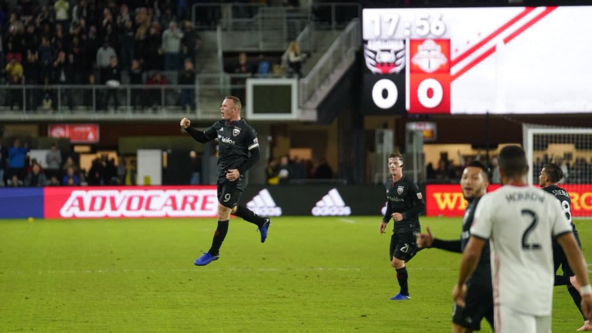 Com mais um gol decisivo, agora de falta, Rooney coloca DC United perto dos playoffs