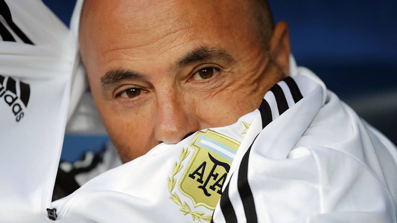 Sampaoli fala pela primeira vez desde a Copa: &ldquo;Foi muito sofrido, n&atilde;o conseguimos aproveitar nunca&rdquo;